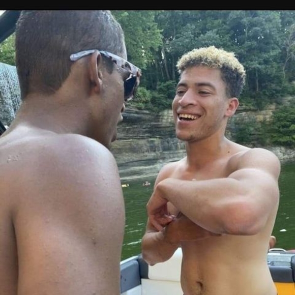 Meet your Posher, Alex - Picture 1 of 1